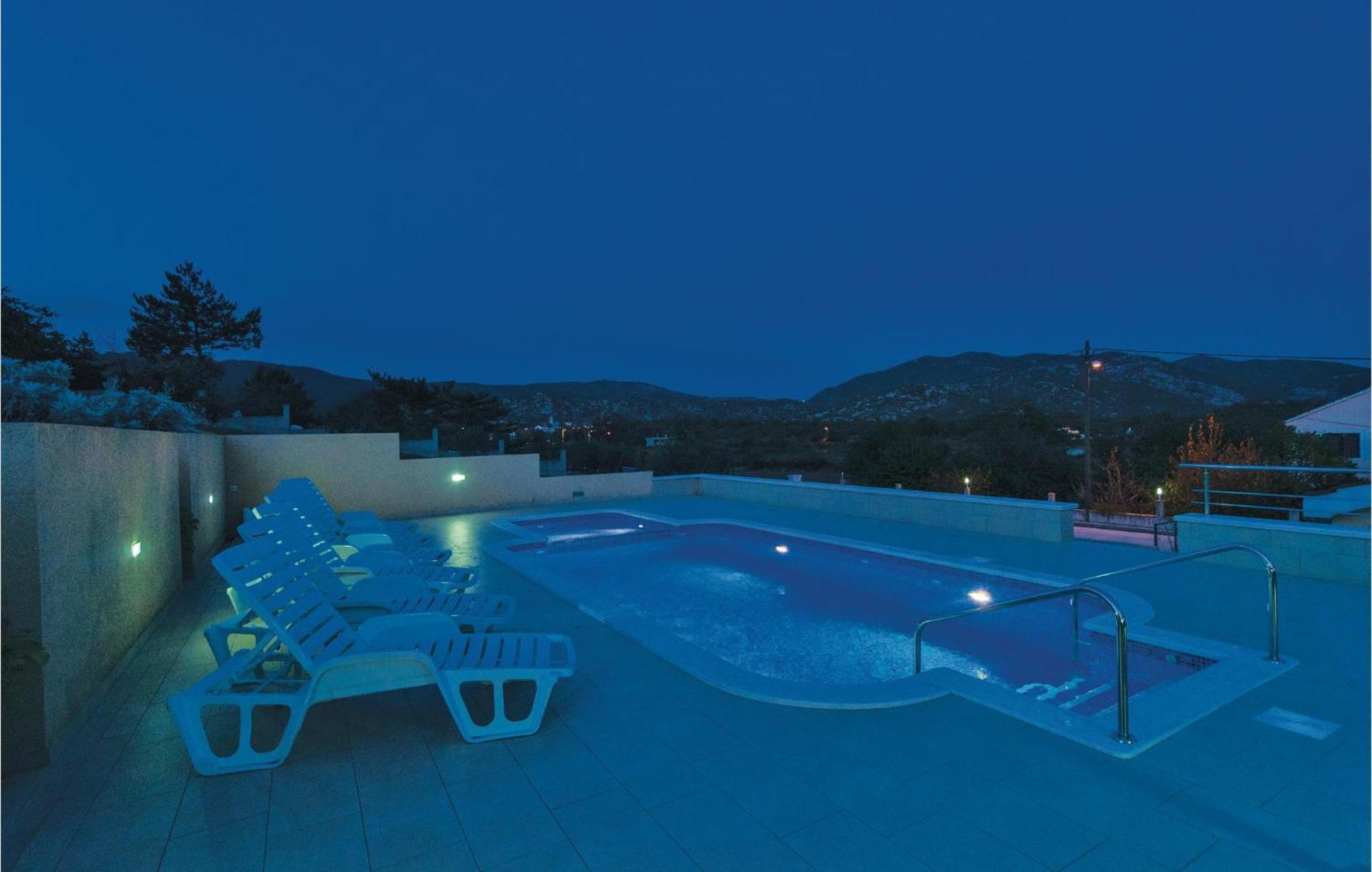 Cozy Home In Neoric With Outdoor Swimming Pool Exterior foto